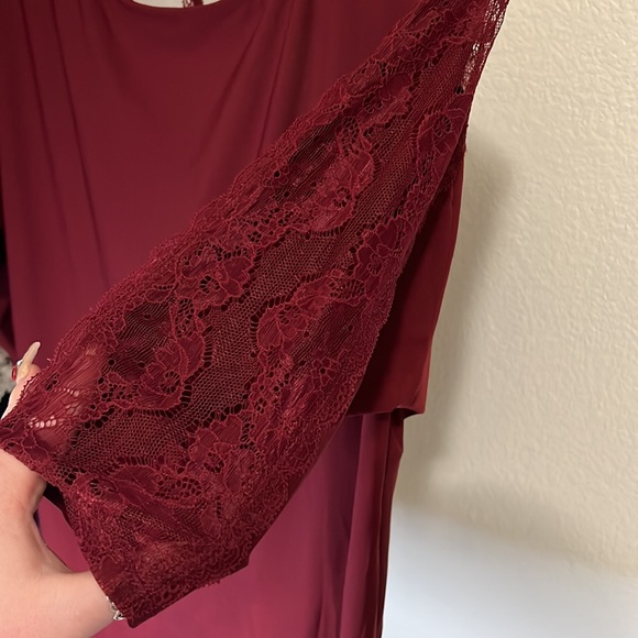 Buckle burgundy blouse with cross and lace backing - Picture 2 of 3